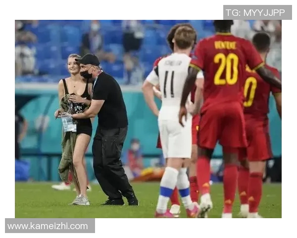 全球足球明星与女球迷的浪漫故事以及外国明星的热情支持